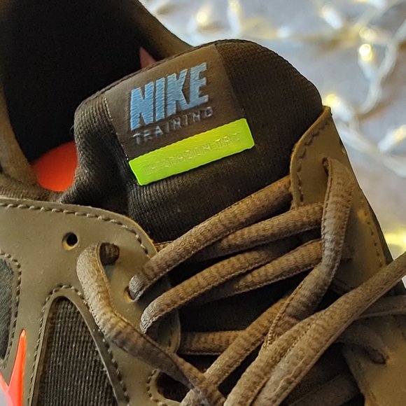 women's Nike Training Sneaker size 9 - Picture 8 of 8